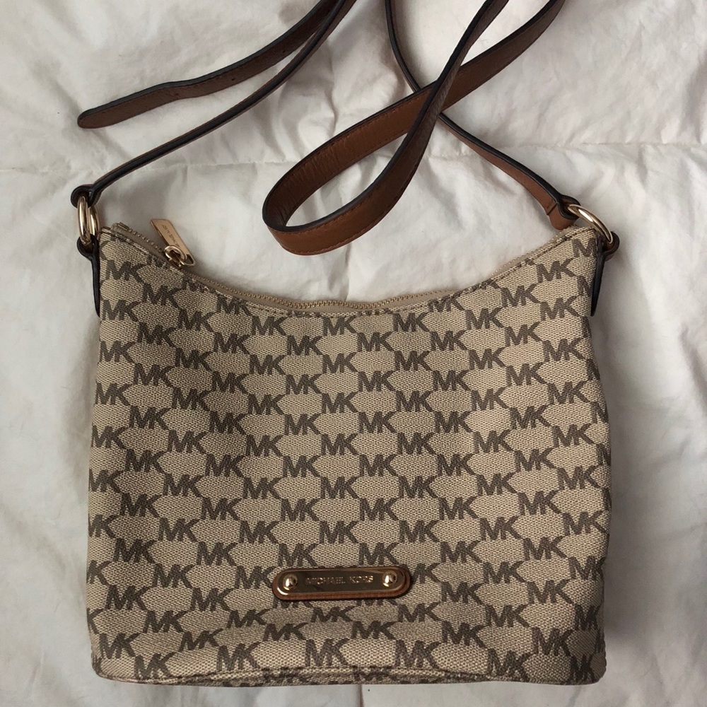 Michael Kors Crossbody purse